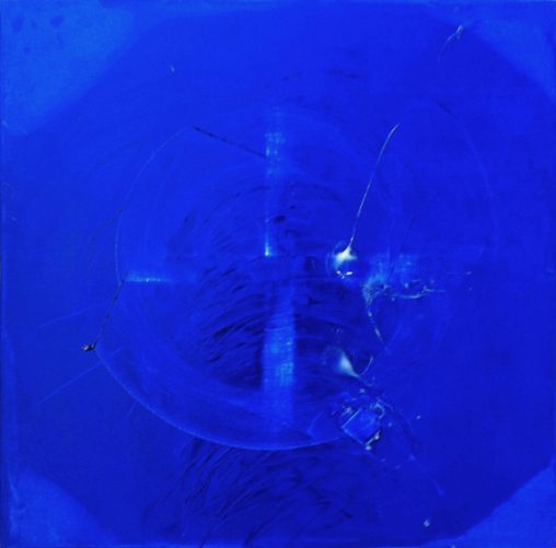Blue painting Erica Hinyot artist in Brussels - art circles mouvement cross- blue abstract - profondeur contemporary artist - art immersion intensity